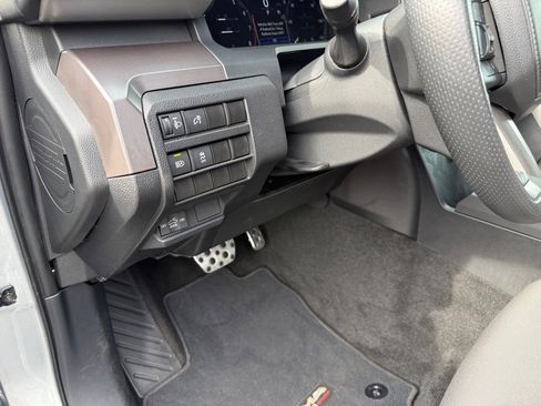 Used 2024 Toyota Tacoma TRD Sport image 15