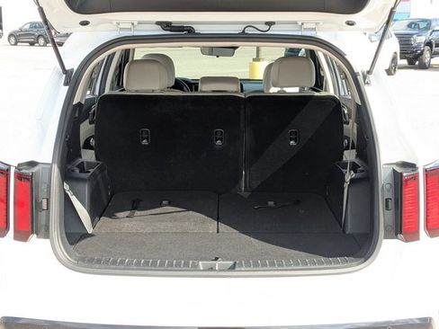 Used 2023 Kia Sorento S w/ Panoramic Sunroof Package FWD image 6