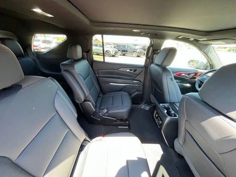 Used 2026 Chevrolet Traverse Z71 AWD/4WD image 11