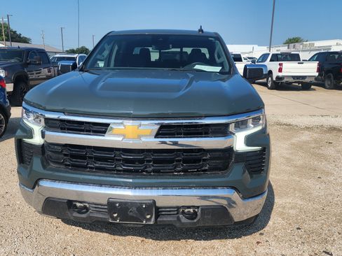 Used 2025 Chevrolet Silverado 1500 LT w/ Z71 Off-Road Package AWD/4WD image 2