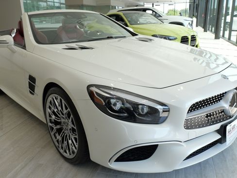 Used 2018 Mercedes-Benz SL 550 image 7