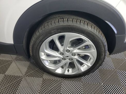 New 2027 Chevrolet Bolt LT FWD image 29