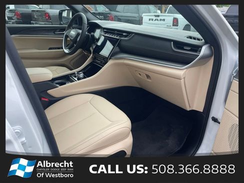 New 2025 Jeep Grand Cherokee Limited AWD/4WD image 19
