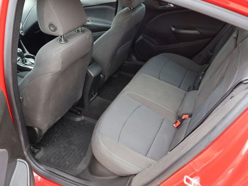 Used 2018 Chevrolet Cruze LT w/ Convenience Package FWD image 16