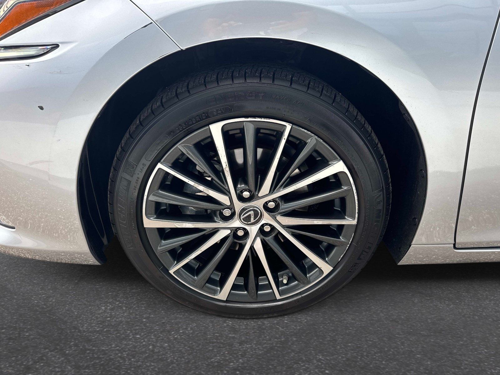 Used 2024 Lexus ES 350 w/ Premium Package FWD image 10