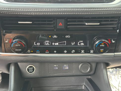 Used 2022 Nissan Rogue SL w/ SL Premium Package FWD image 26