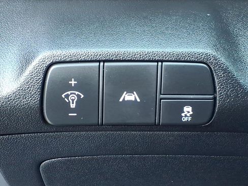 Used 2023 Hyundai Elantra Limited w/ Cargo Package image 30