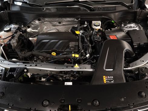 Certified 2025 Chevrolet Trax RS w/ Driver Confidence Package image 36