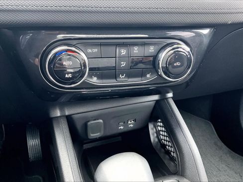 Used 2025 Chevrolet TrailBlazer LT w/ Convenience Package image 43