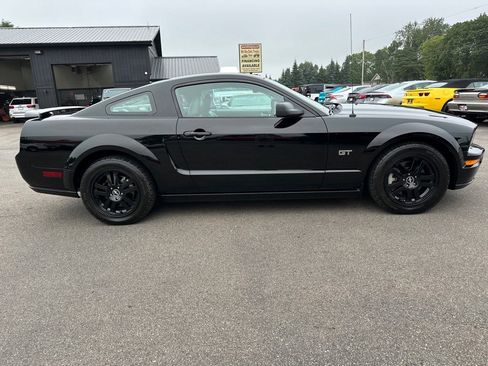 Used 2006 Ford Mustang GT image 2