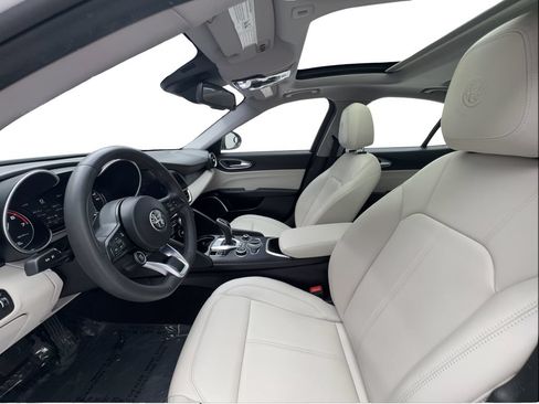 Used 2020 Alfa Romeo Giulia w/ Nero Edizione RWD image 20