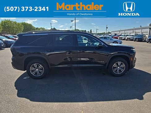Used 2025 Chevrolet Traverse LT image 6