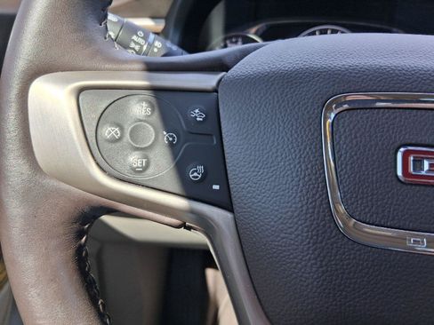 Used 2017 GMC Acadia Denali w/ Technology Package FWD image 35