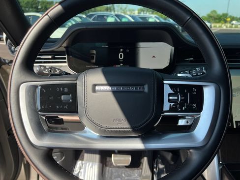 Used 2025 Land Rover Range Rover Long Wheelbase SE AWD/4WD image 19