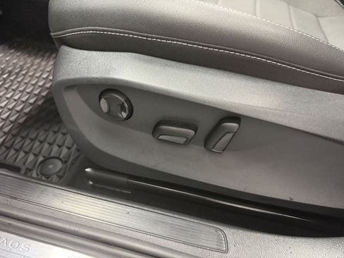 Certified 2023 Volkswagen Taos SE w/ Panoramic Sunroof Package FWD image 20