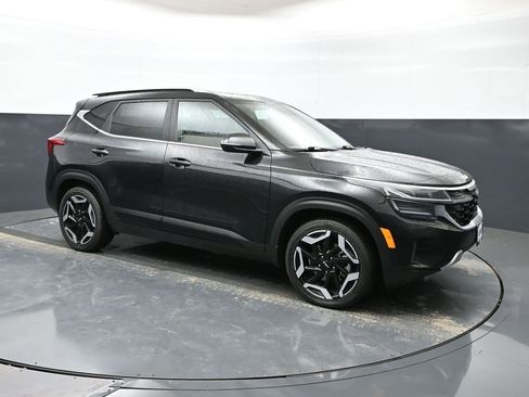Used 2024 Kia Seltos SX w/ SX Sunroof Package AWD/4WD image 1