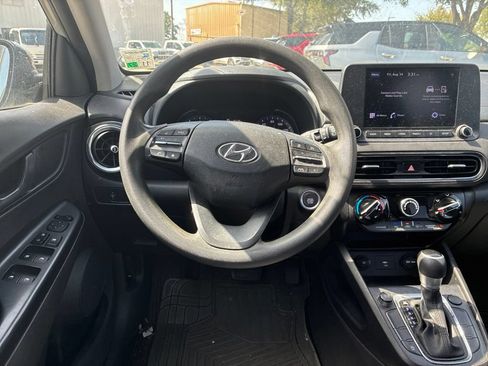 Used 2022 Hyundai Kona SEL FWD image 17