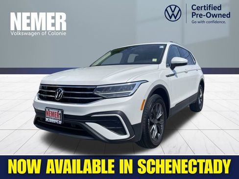 Used 2023 Volkswagen Tiguan SE w/ Panoramic Sunroof Package AWD/4WD image 1