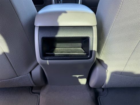 Used 2015 Toyota Camry LE image 15