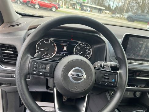 Used 2021 Nissan Rogue SV image 21