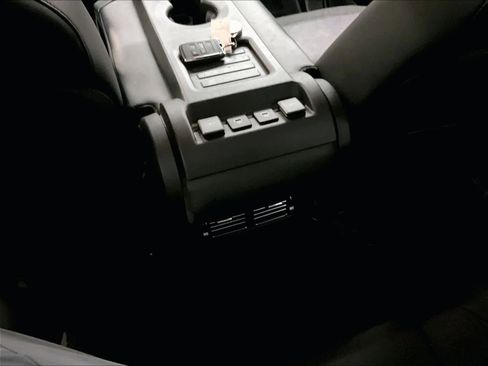 Used 2021 Land Rover Defender 90 First Edition image 36