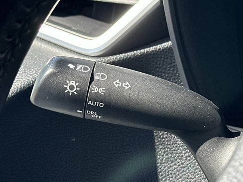 Used 2024 Toyota Corolla SE w/ SE Premium Package FWD image 10