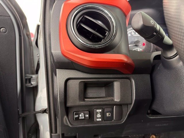 Used 2019 Toyota Tacoma TRD Off-Road AWD/4WD image 23
