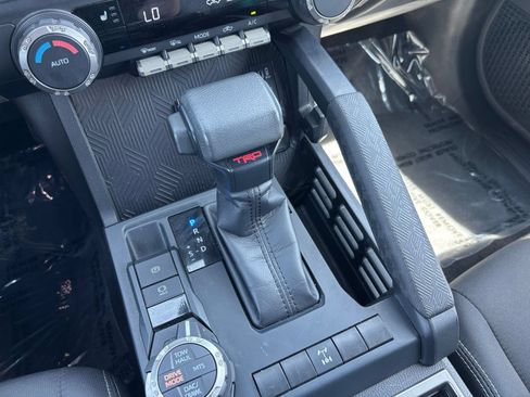 Used 2025 Toyota Tacoma TRD Off-Road AWD/4WD image 41