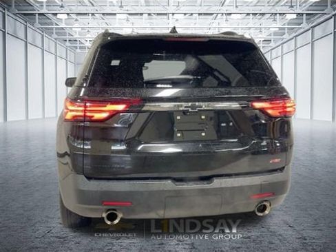 Used 2023 Chevrolet Traverse RS FWD image 8