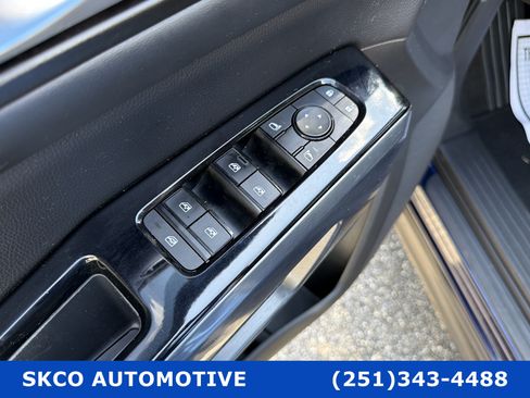 Used 2023 Nissan Pathfinder SL w/ SL Premium Package FWD image 22