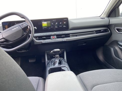 Used 2025 Kia K4 FWD image 15