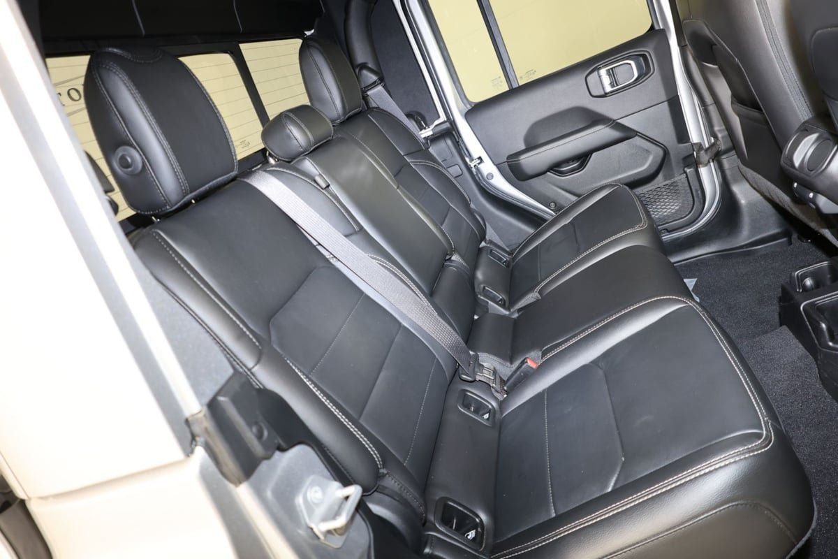 Used 2021 Jeep Gladiator Overland AWD/4WD image 41