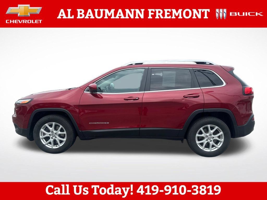 Used 2017 Jeep Cherokee Latitude w/ Safety/Convenience Group AWD/4WD image 2