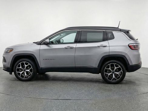 Used 2025 Jeep Compass Limited AWD/4WD image 5