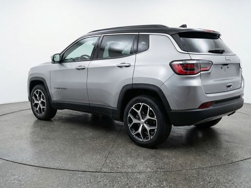 Used 2025 Jeep Compass Limited AWD/4WD image 6