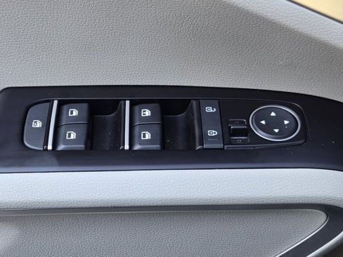 Certified 2025 Kia Soul LX image 24