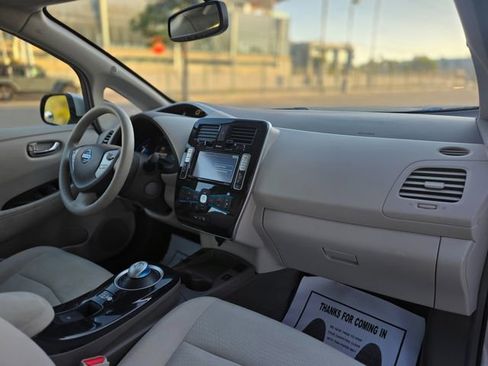 Used 2012 Nissan Leaf SL FWD image 29