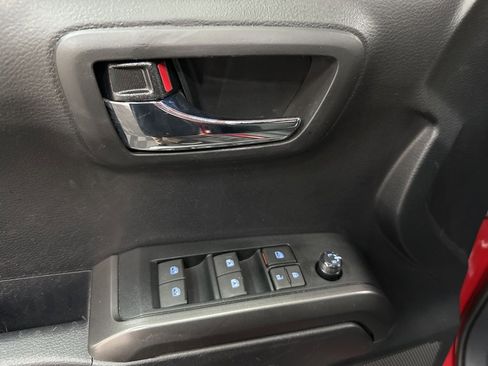 Used 2021 Toyota Tacoma TRD Off-Road image 20