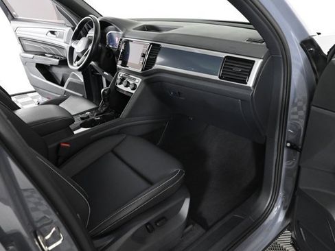 Used 2020 Volkswagen Atlas Cross Sport SEL R-Line image 13