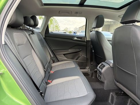 New 2026 Volkswagen Taos SE FWD image 15