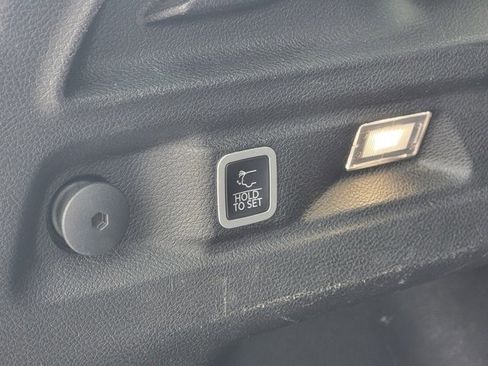 Used 2024 Jeep Grand Cherokee L Limited w/ Luxury Tech Group II image 32