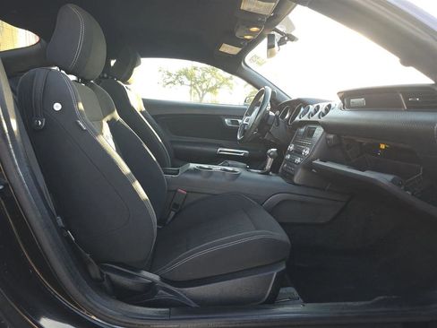 Used 2018 Ford Mustang Coupe image 13
