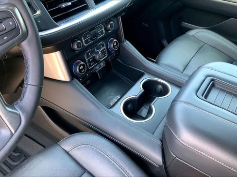 Used 2024 Chevrolet Tahoe Z71 w/ Luxury Package AWD/4WD image 16
