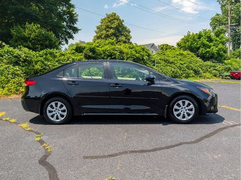 Used 2024 Toyota Corolla LE FWD image 4
