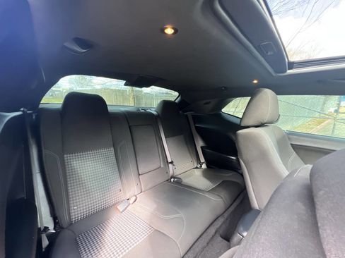 Used 2021 Dodge Challenger SXT w/ Driver Convenience Group image 15