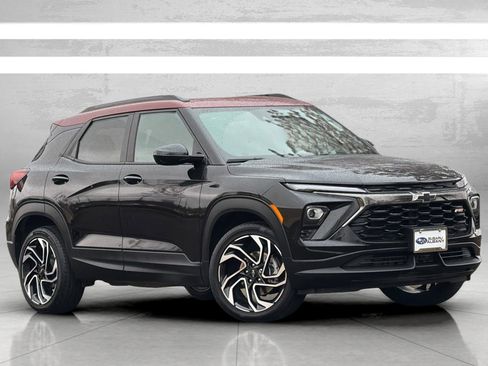 Used 2025 Chevrolet TrailBlazer RS w/ Convenience Package AWD/4WD image 2