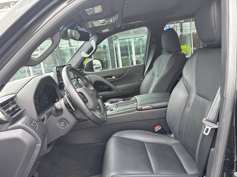 Used 2024 Lexus LX 600 4WD w/ Appearance Package image 7