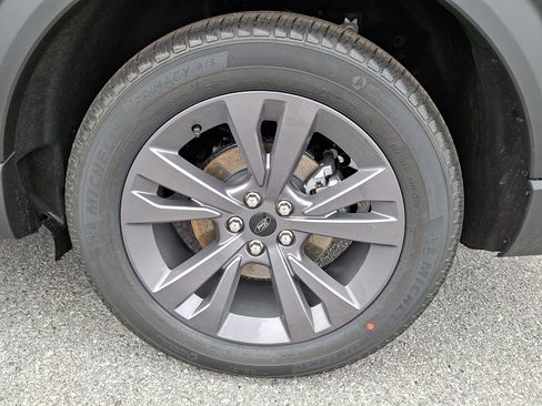 New 2026 Ford Explorer Active w/ Active Comfort Package AWD/4WD image 5