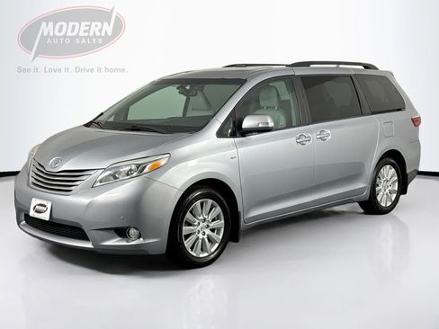 Used 2017 Toyota Sienna Limited Premium image 1