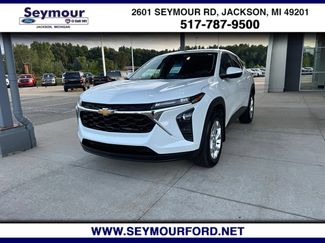 Used 2024 Chevrolet Trax LS w/ LS Convenience Package FWD video 1